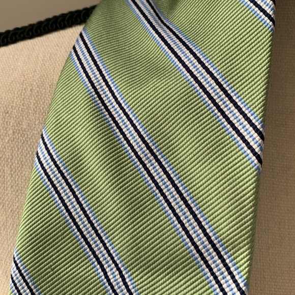 Jos. A. Banks Executive Collection 100% Silk Tie Hand Made long 59" EUC - Picture 3 of 8